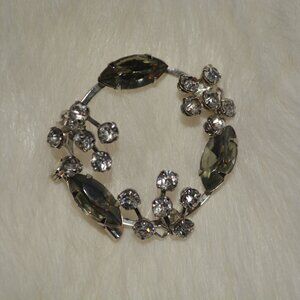 Vintage Wreath Pin Brooch Rhinestones and Light Green Jewels